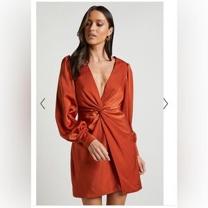 BILLIE MINI DRESS - TWIST FRONT LONG PUFF SLEEVES DRESS IN FUSCHIA